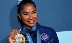 تجريد الميدالية البرونزية من متسابقة أميركية بالجمباز